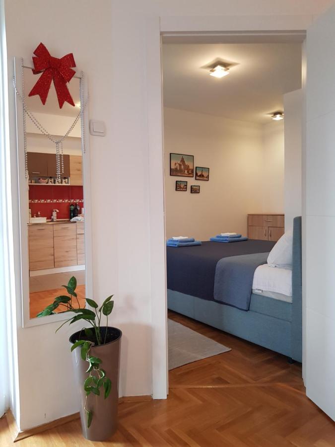 Konstantin Lux Apartment Subotica Luaran gambar