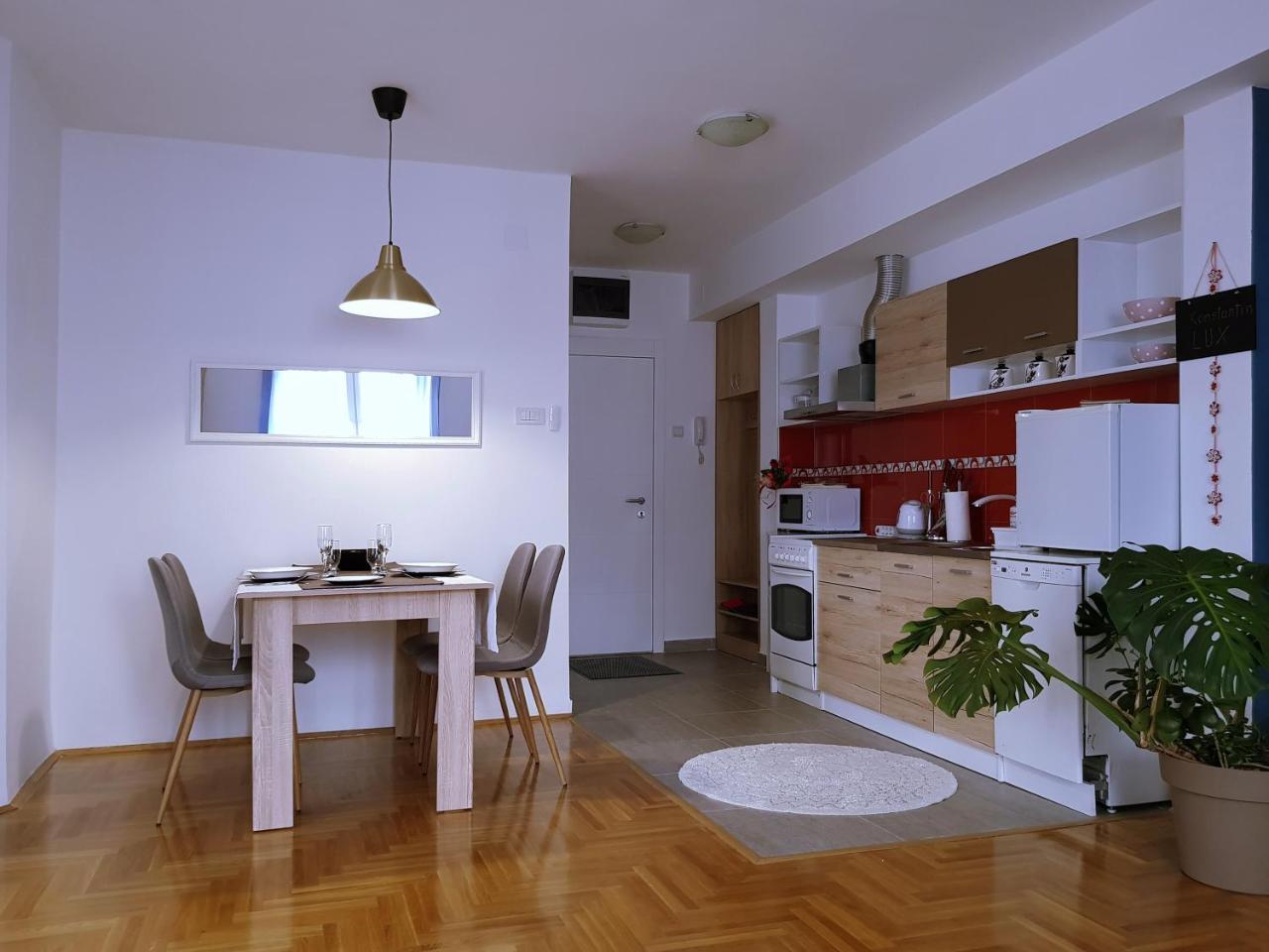 Konstantin Lux Apartment Subotica Luaran gambar