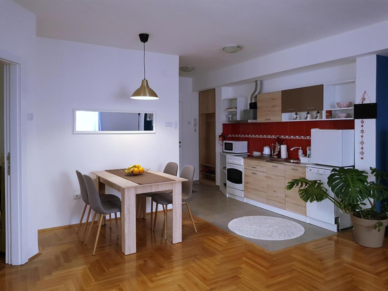 Konstantin Lux Apartment Subotica Luaran gambar